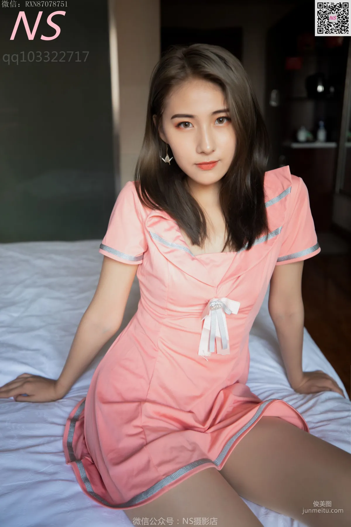 小允儿《明星脸丝袜美腿》 [纳丝摄影] 写真集
