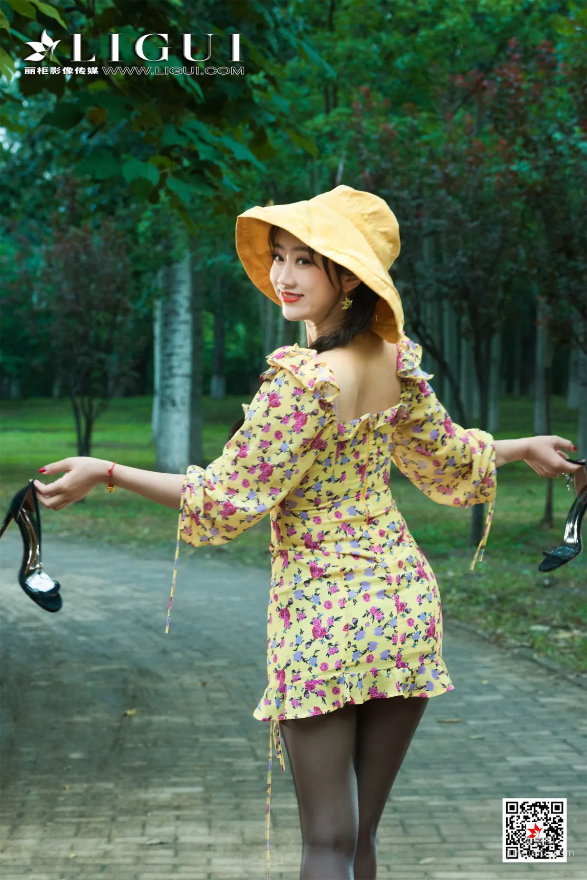 然然《极品森系黑丝草帽少女》 [丽柜Ligui] 写真集