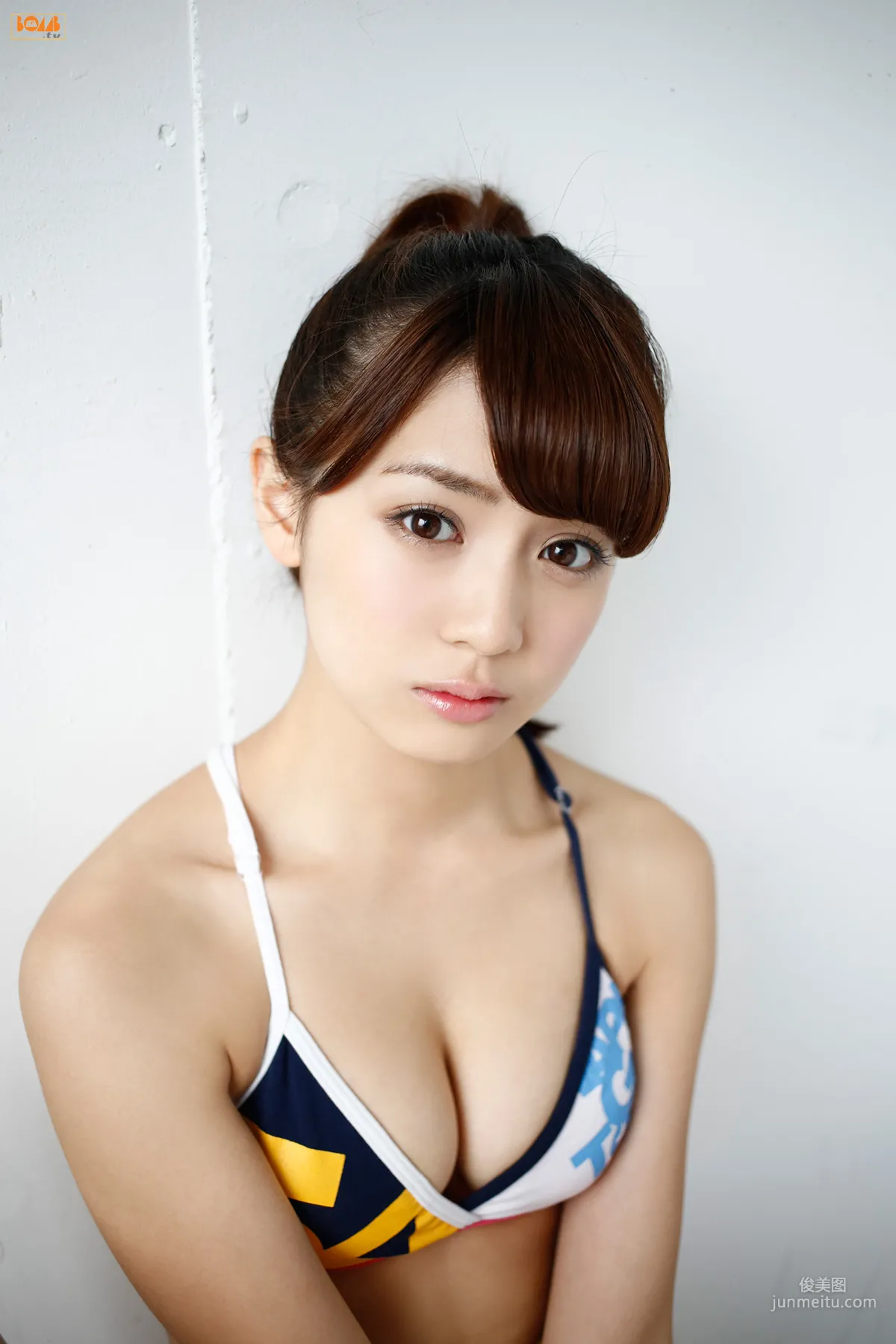 奥仲麻琴《Let's fly まこっちゃん!》 写真集 [Bomb.TV] 2015年01月号