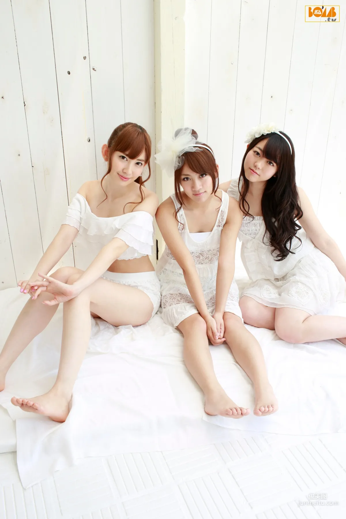 No3b(小嶋阳菜/高桥南/峯岸南) 《ノースリーブス》 写真集 [Bomb.TV] 2011年07月号