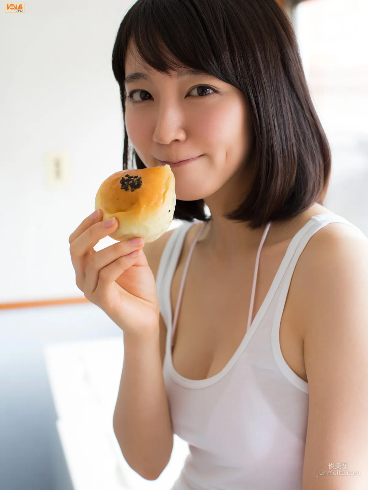 吉岡里帆《キミとボクのデートプラン》写真集 [Bomb.TV] 2015年06月号