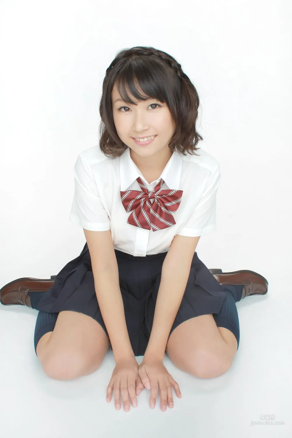 吉田ゆい《言うことナース！いやしの看護学生アイドル入学！》写真集 [YS Web] Vol.575