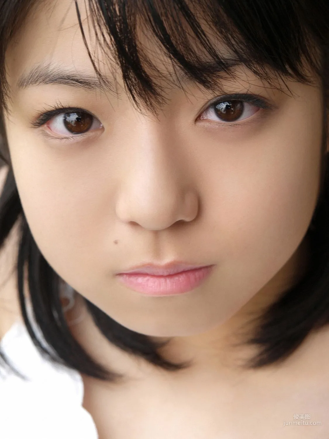 中村静香《少女の時間》写真集 [YS Web] Vol.537