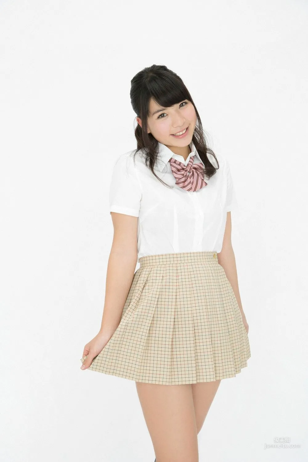 芹沢潤/芹泽润《日本一スカートが短い现役女子高生グラドル入学！》写真集 [YS Web] Vol.640