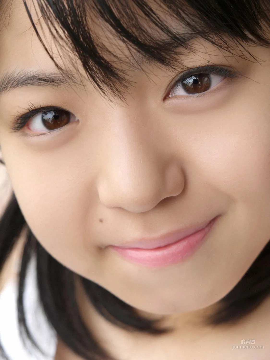 中村静香《少女の時間》写真集 [YS Web] Vol.537