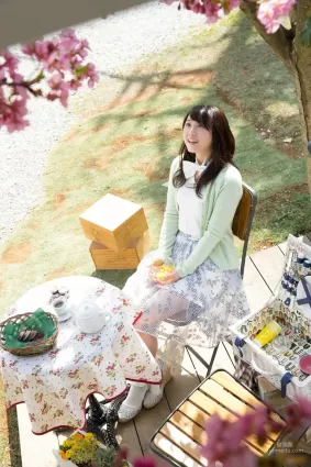松井玲奈《春色のヒロイン》写真集 [YS Web] Vol.645