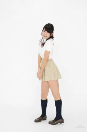 芹沢潤/芹泽润《日本一スカートが短い现役女子高生グラドル入学！》写真集 [YS Web] Vol.640