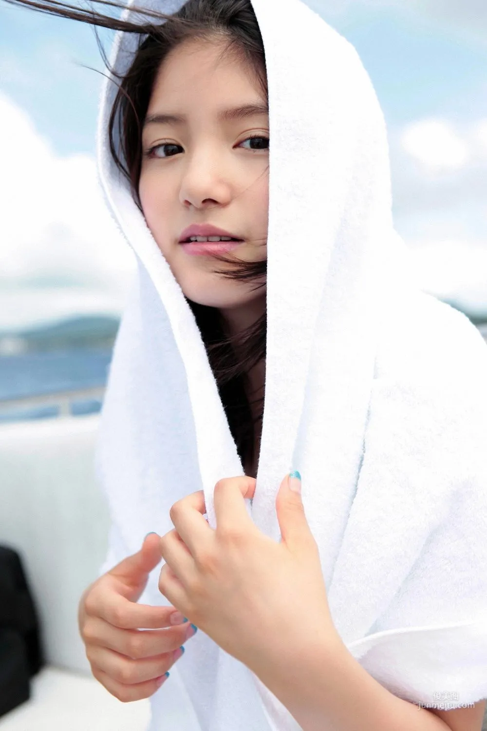 川島海荷《夏少女、咲きます！》写真集 [YS Web] Vol.410