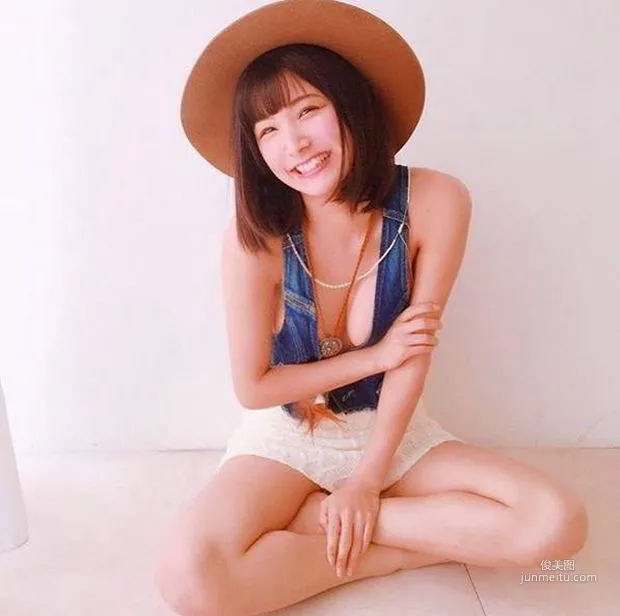 颜值身材都满分《彩川ひなの》，F杯大胸器挑战你的视觉极限！