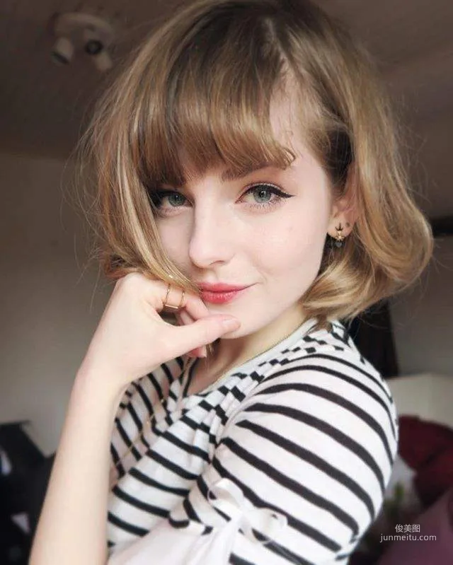 荷兰与新加坡混血正妹「Ella Freya」宝石般的眼睛让人看得目不转睛