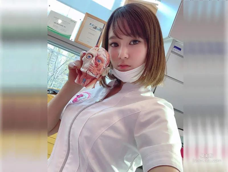 正妹洁牙师《西原爱夏》发炎的我愿意天天到诊所报到请她帮我消肿