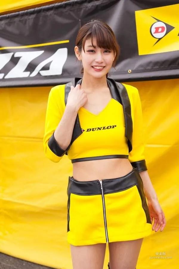 《赛车女郎初体验》沢すみれ第一次周刊比基尼大解放
