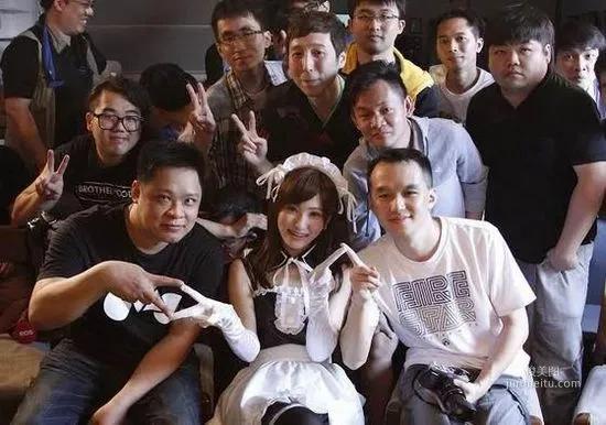 av女优天使萌台湾宣传专辑 CD被当A片卡海关