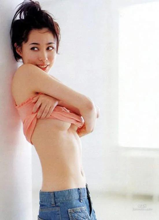 日本美胸女神排行榜～谁拥有最完美的胸型