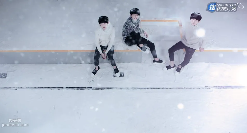 阳光小帅哥TFBOYS清新唯美在雪中写真