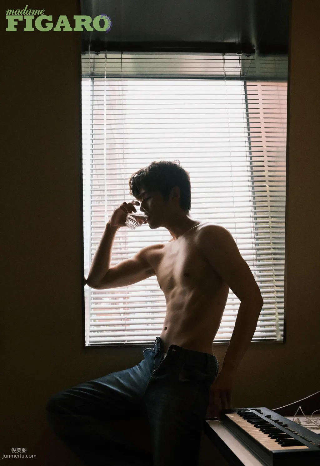 陈学冬私密时间主题杂志写真秀肌肉腹肌好身材图片