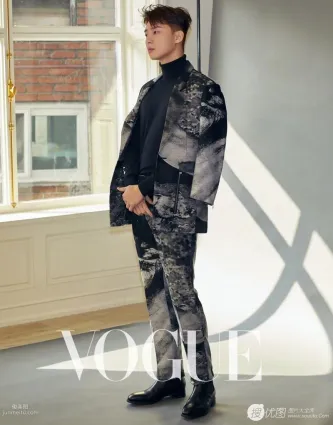朴叙俊《VOGUE》杂志蜕变主题帅气有型写真图片