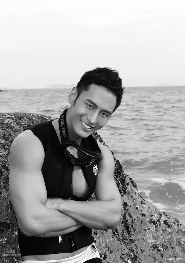 亚洲男模顾又铭各类写真大片