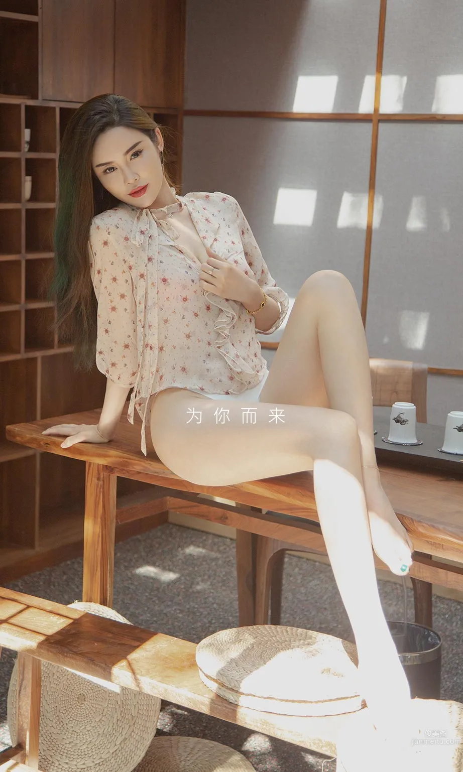 林渃晗的红玫瑰 纤纤细腿柔美曲线