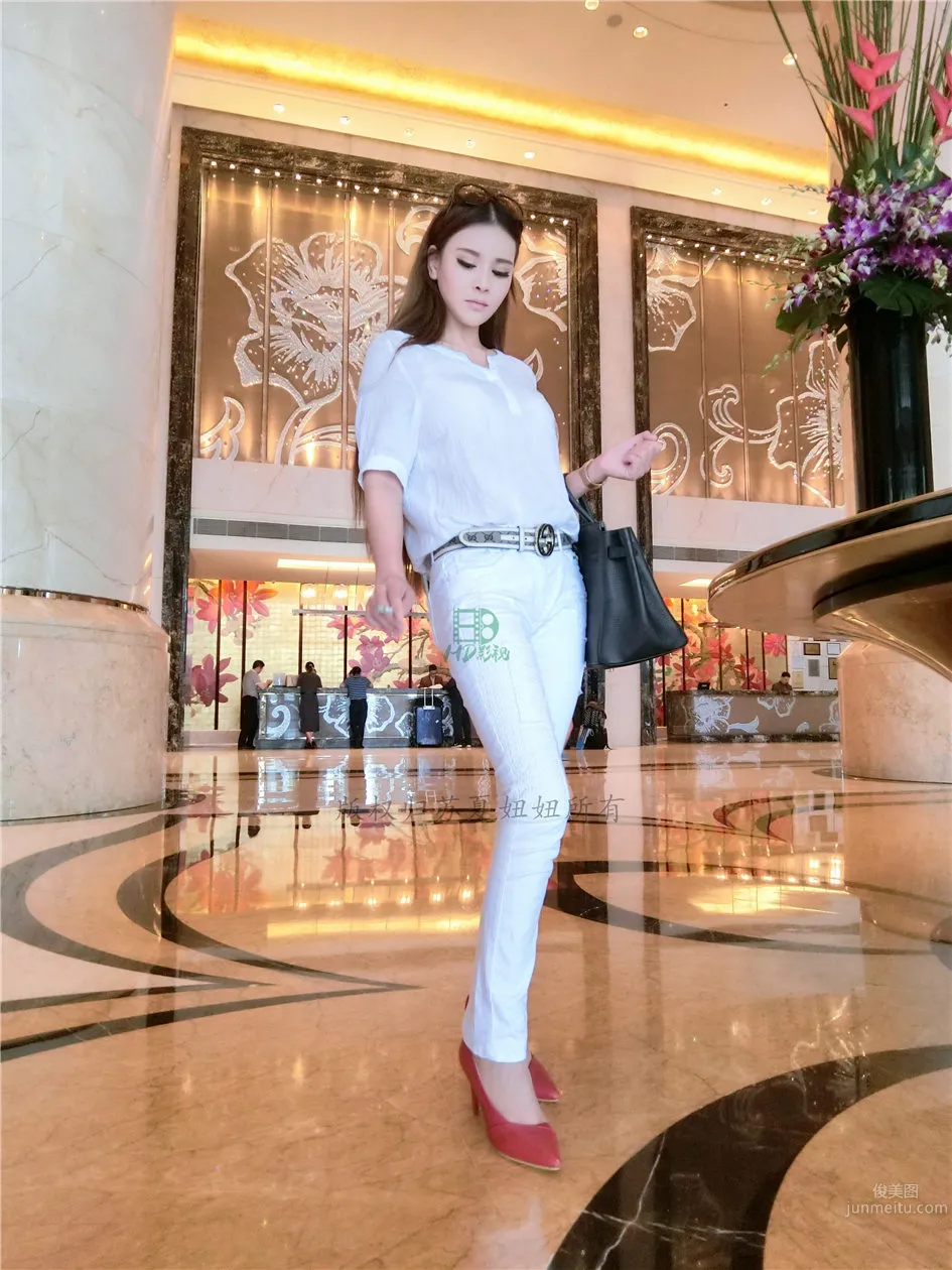 苏夏妞妞- 网络红人微博性感自拍图片