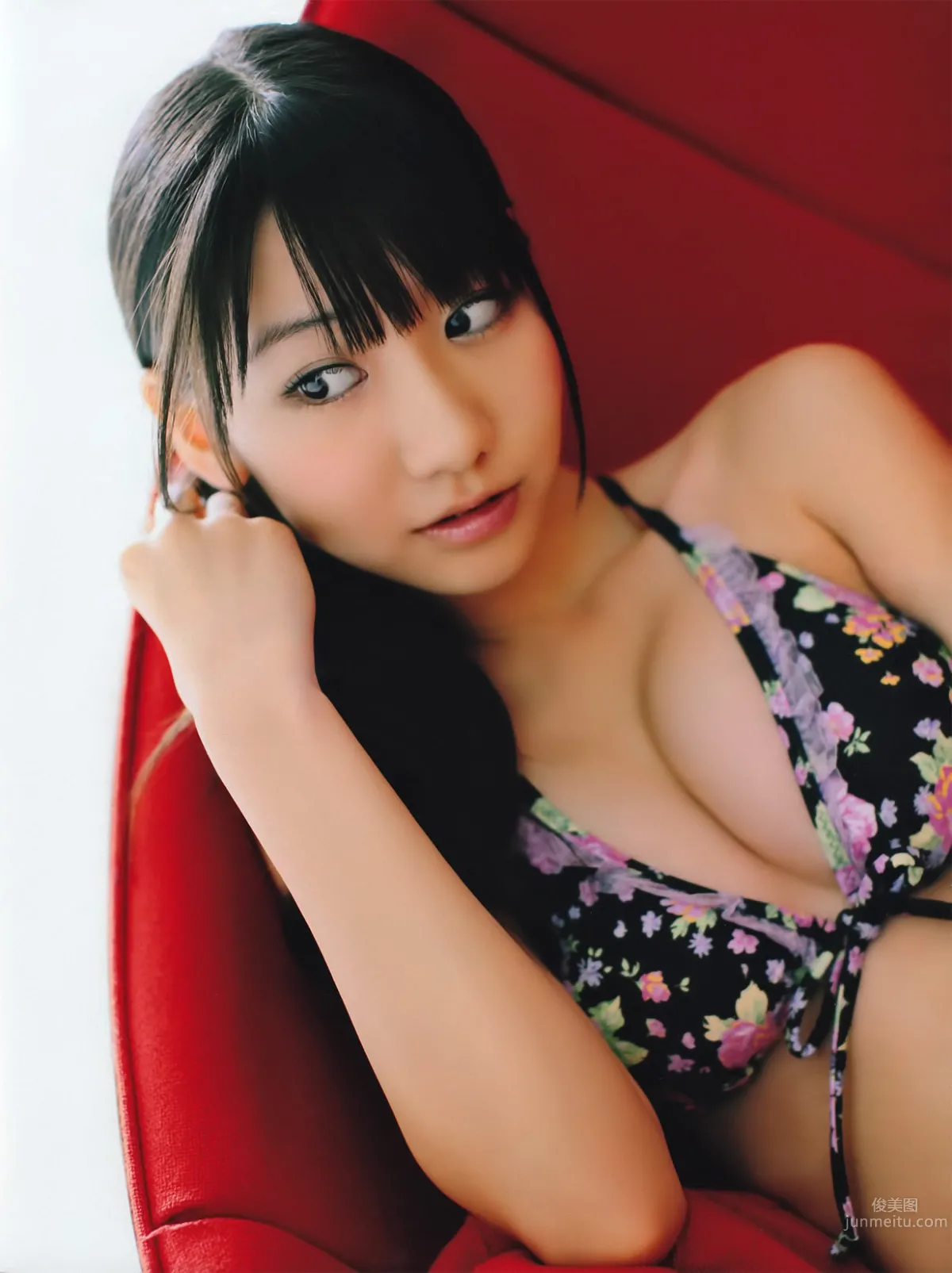 [FRIDAY] 2011.01.28 柏木由纪 石川梨华 熊田曜子 池田夏希 冈田真由香 小池里奈