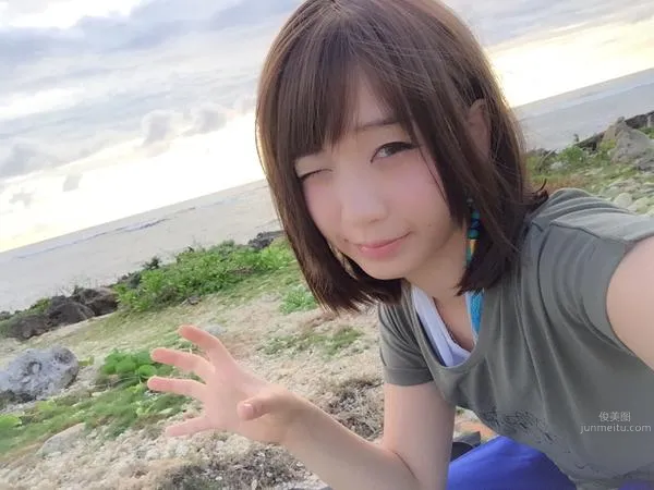 伊织萌(伊織もえ)- 俏皮可爱私房照