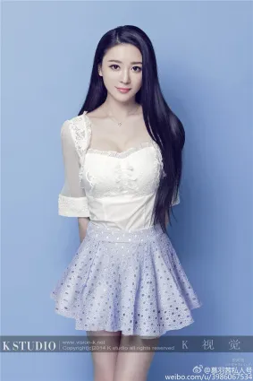 慕羽茜- 气质美女诱人美腿写真图片