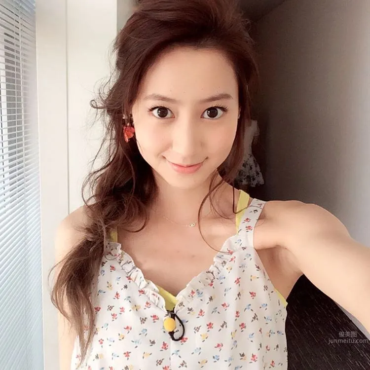河北麻友子- 气质人气麻豆私房照