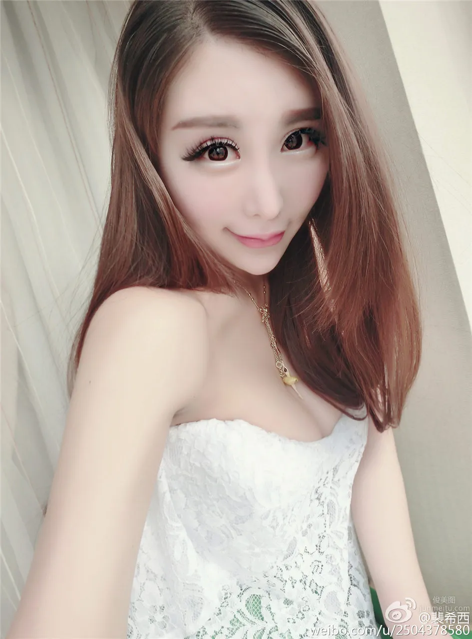 裴希西- 大奶美女感自拍美图