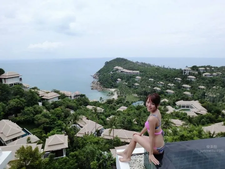Vivi Tam(谭嘉仪)- 比基尼私房照