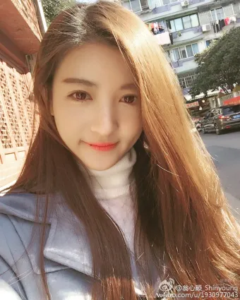 翁心颖Shinyoung- 传媒校花灵气私房照