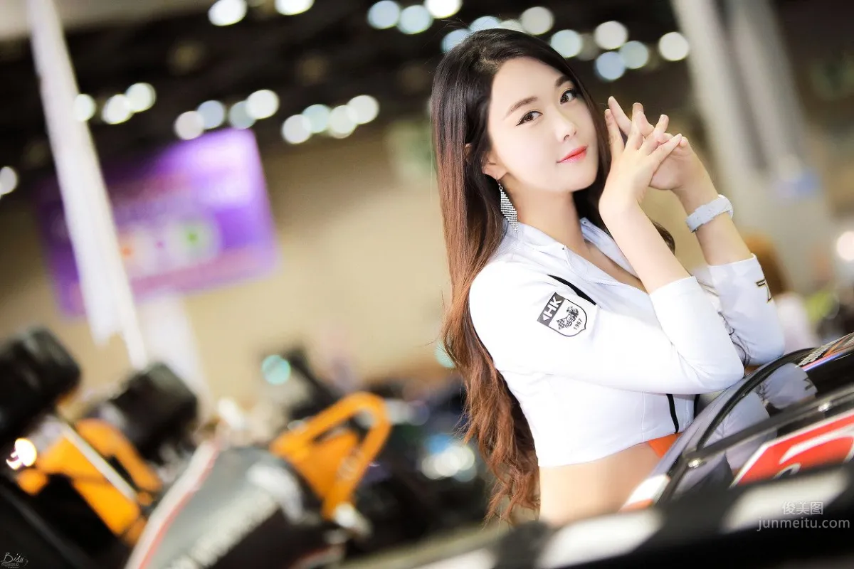 殷夏荣(은하영)- 南韩人气车模美腿写真