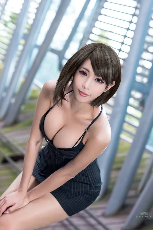 Sylvia小希- 短发美人户外写真
