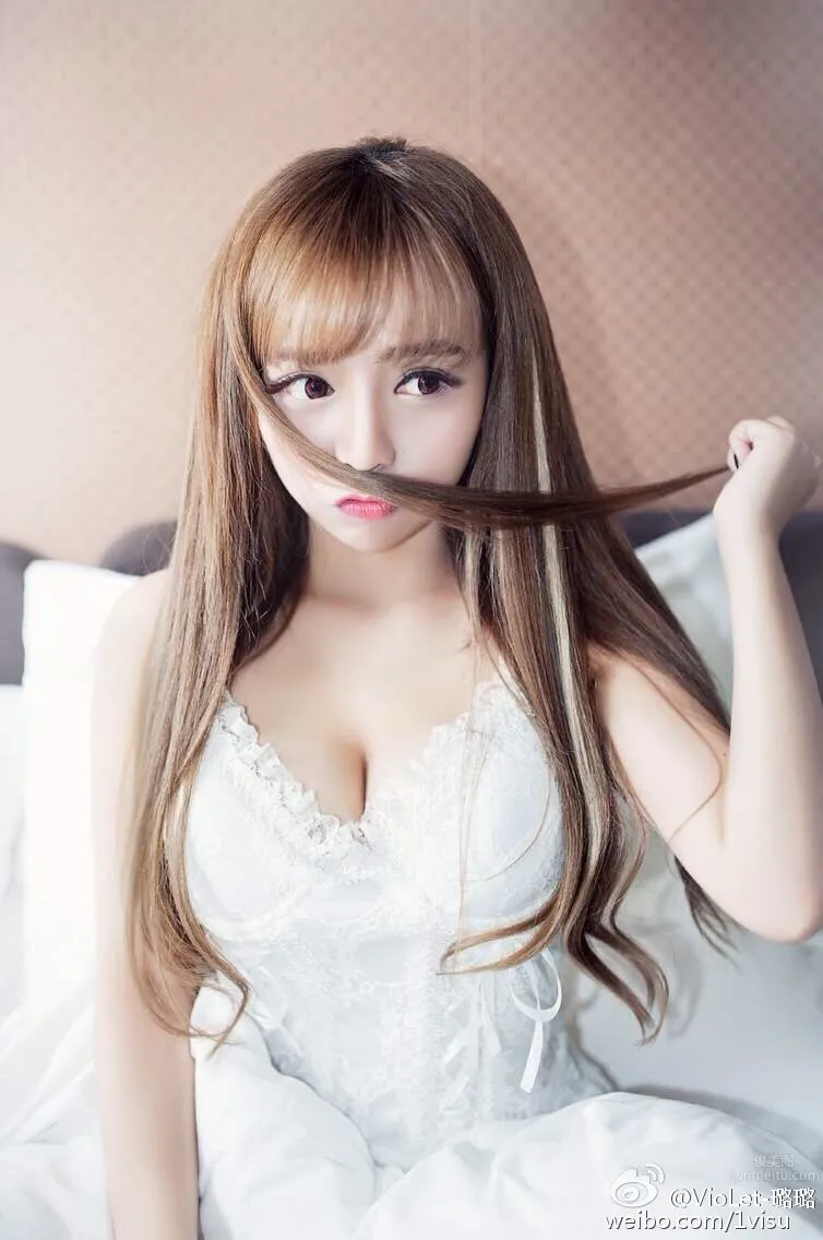 VioLet-璐璐- 可爱美少女私房照