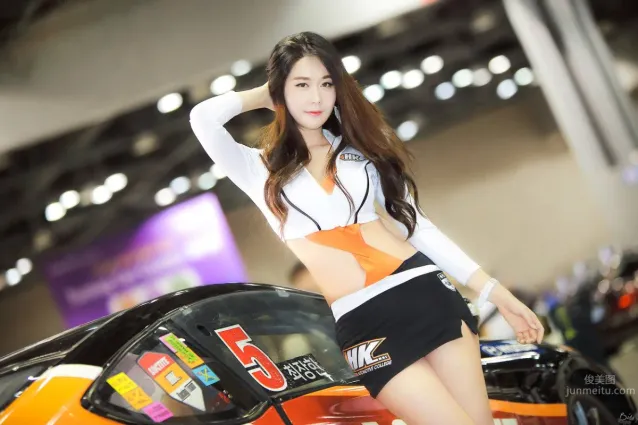 殷夏荣(은하영)- 南韩人气车模美腿写真