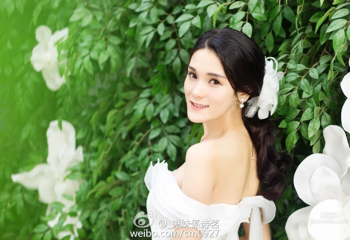 吕诗茗- 性感微博私房写真