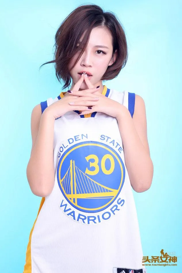 乔米- #头条女神#库里美女球迷性感写真