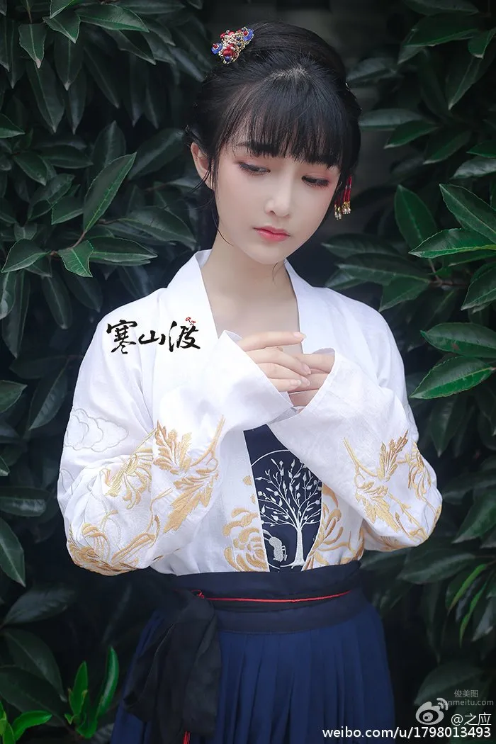 之应- 萝莉妹子俏皮写真