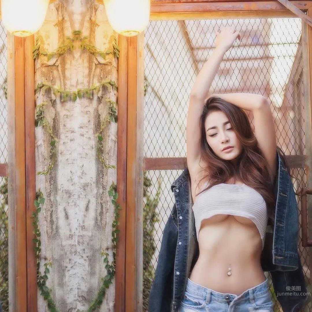 Bowlki Phasinee- 完胜人妖的泰国好胸妹