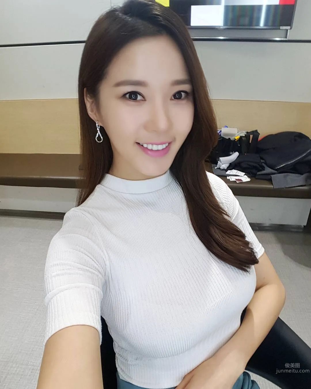 雷杨(레이양)- 美貌与气质兼备的健身教练