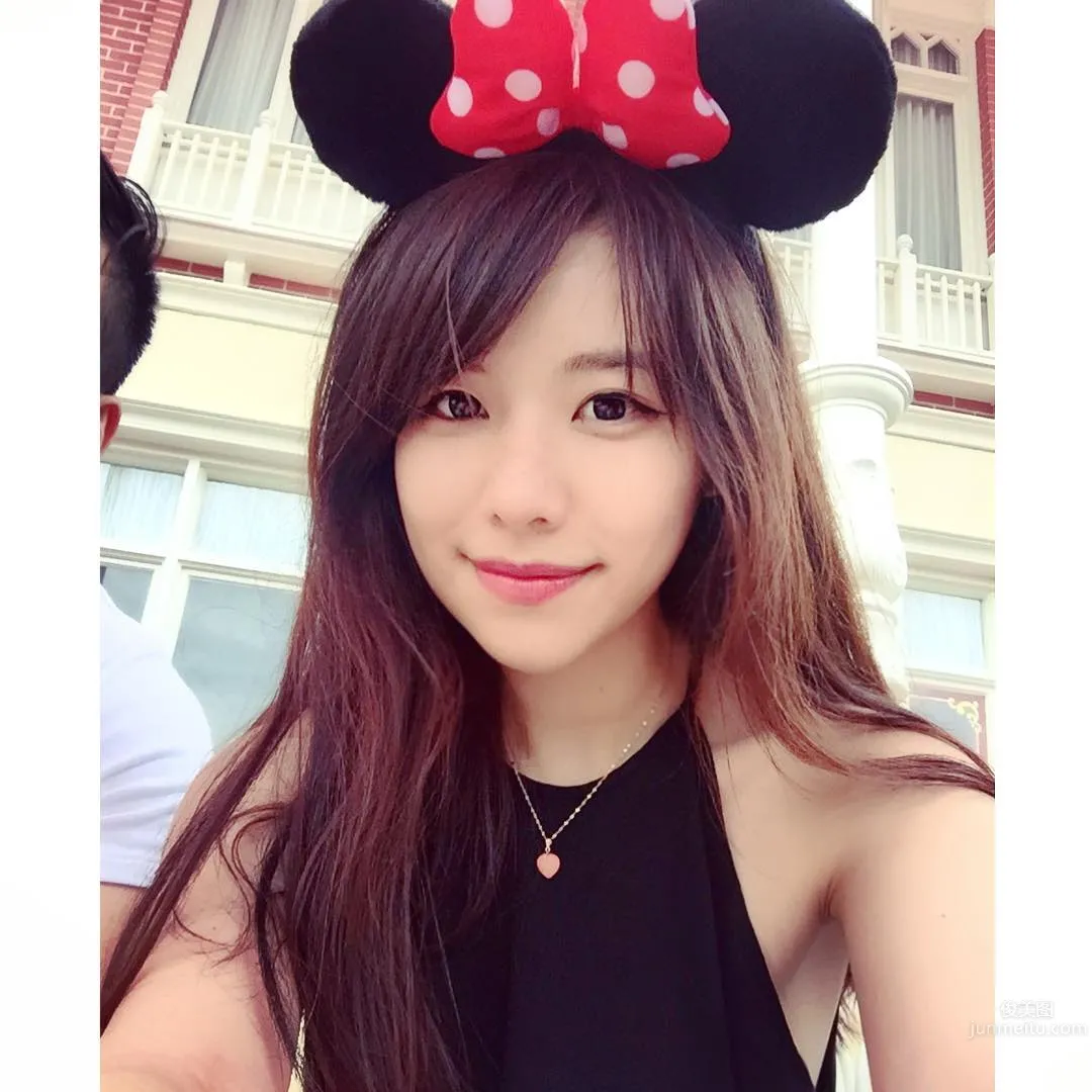 Honnie Huang- 天生丽质 清纯美丽的女友风