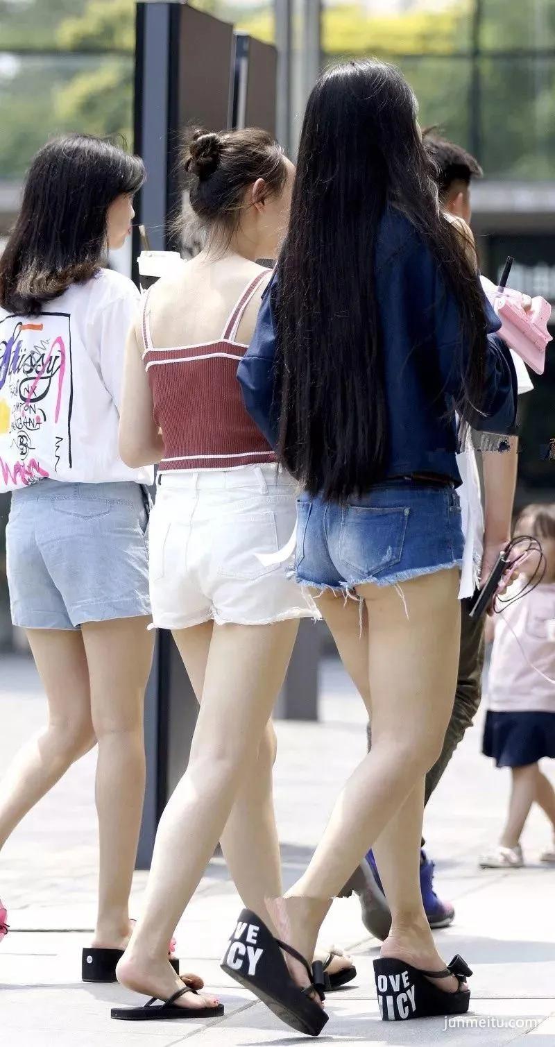 热裤大白腿妹纸们