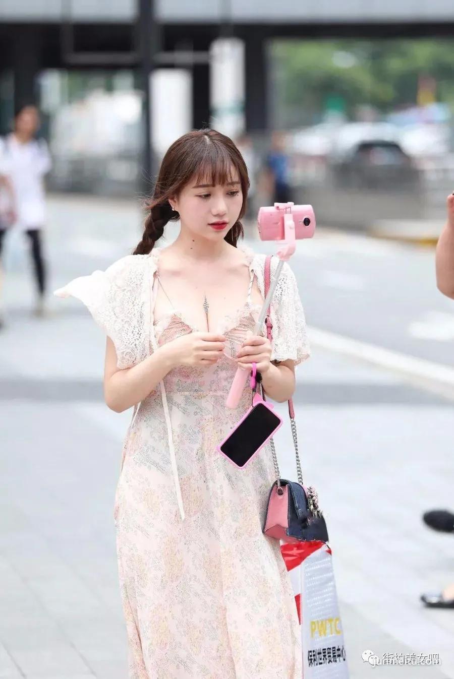 街拍貌美有围，不得了！