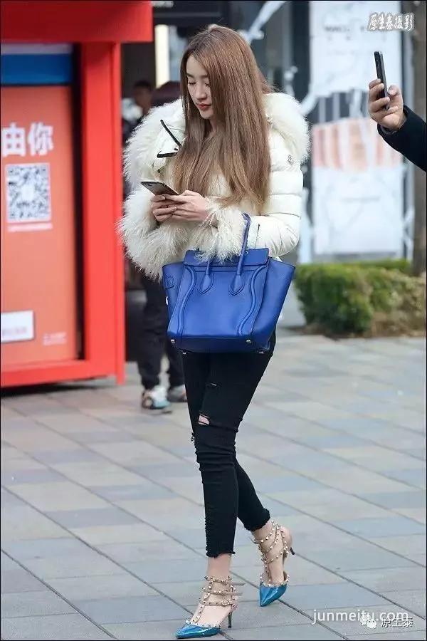 街拍霸气大长腿美女傲视群芳！（组图）