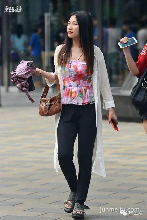 街拍北京潮女吸睛点五花八门!(组图)