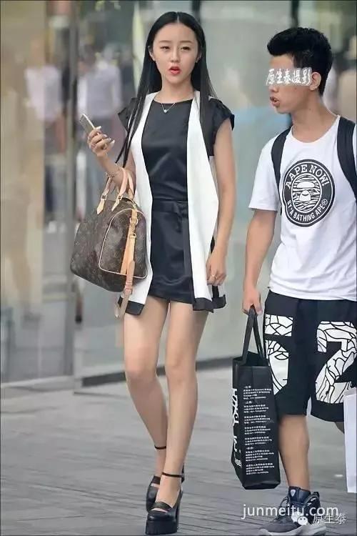街拍潮女性感尺度该如何把握?(组图)