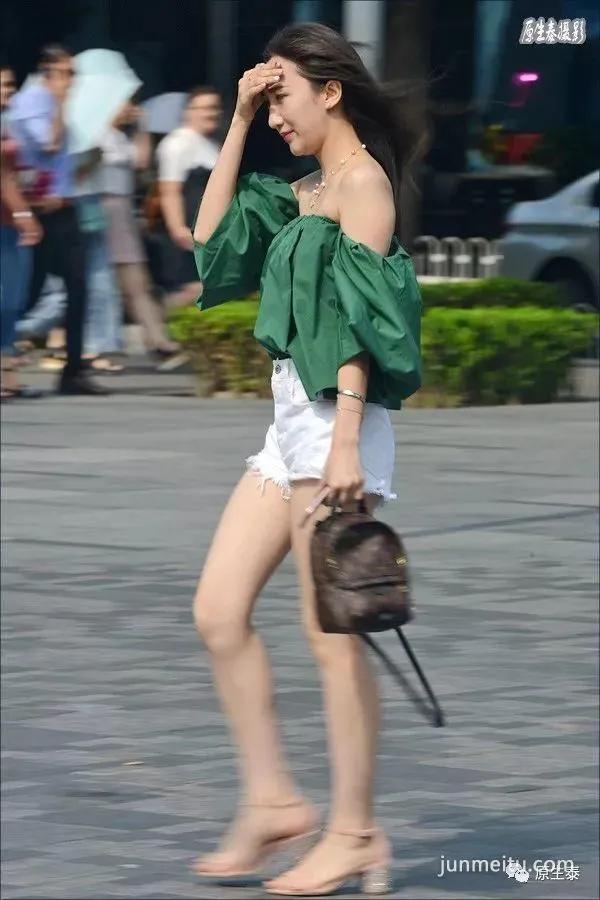 盘点2017让人一见难忘的时尚性感美女!