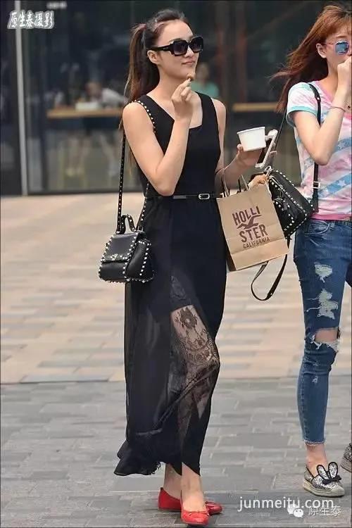 街拍夏日透视装美女性感魅力!(组图)