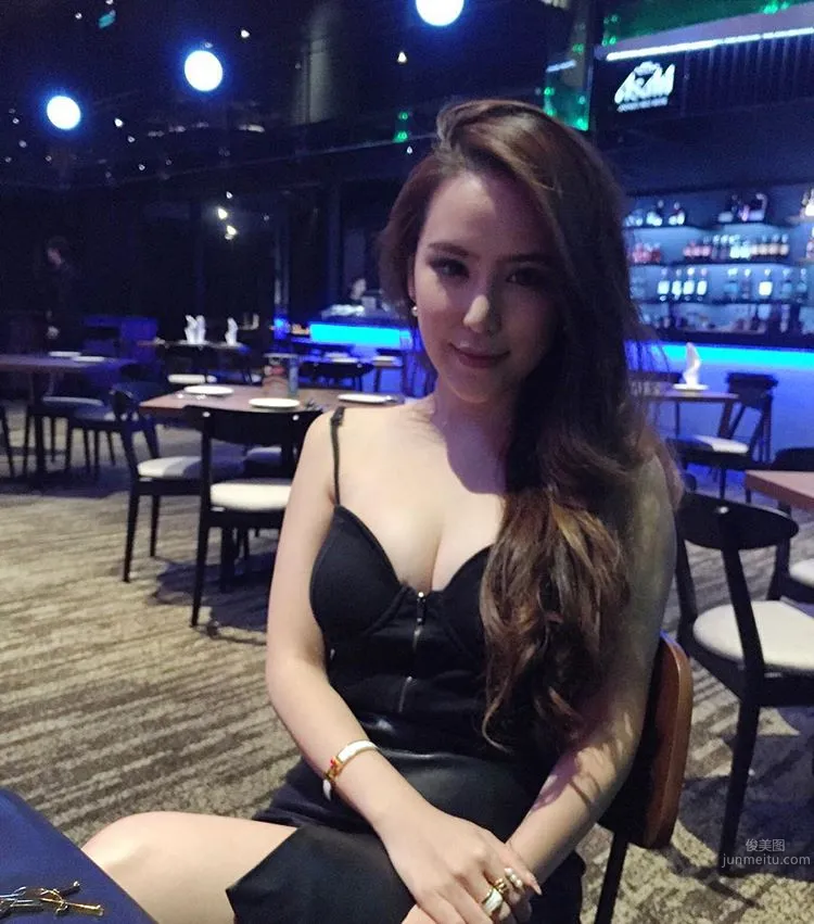 张心恬(Estee Chong)- 性感透视好身材