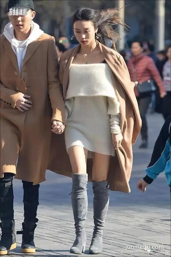 街拍春季美女二八月乱穿衣,颠覆你想象!(组图)